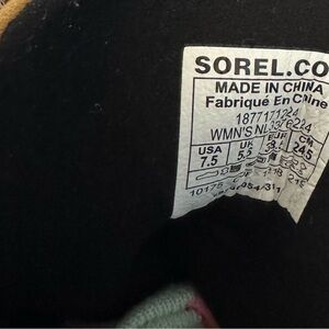 Sorel Women's Tan & Black Boots